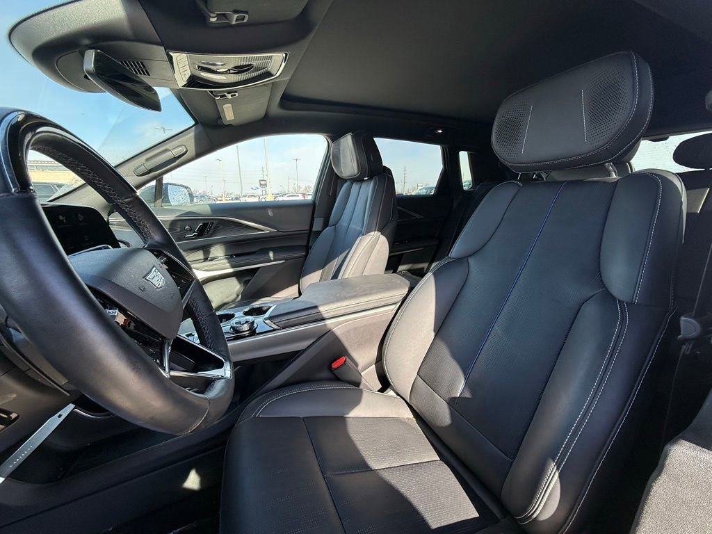 Certified 2024 Cadillac Lyriq Luxury image 28