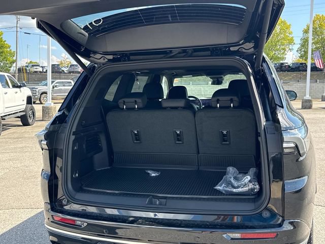 New 2027 Buick Enclave Avenir w/ LPO, Illumination Package FWD image 13
