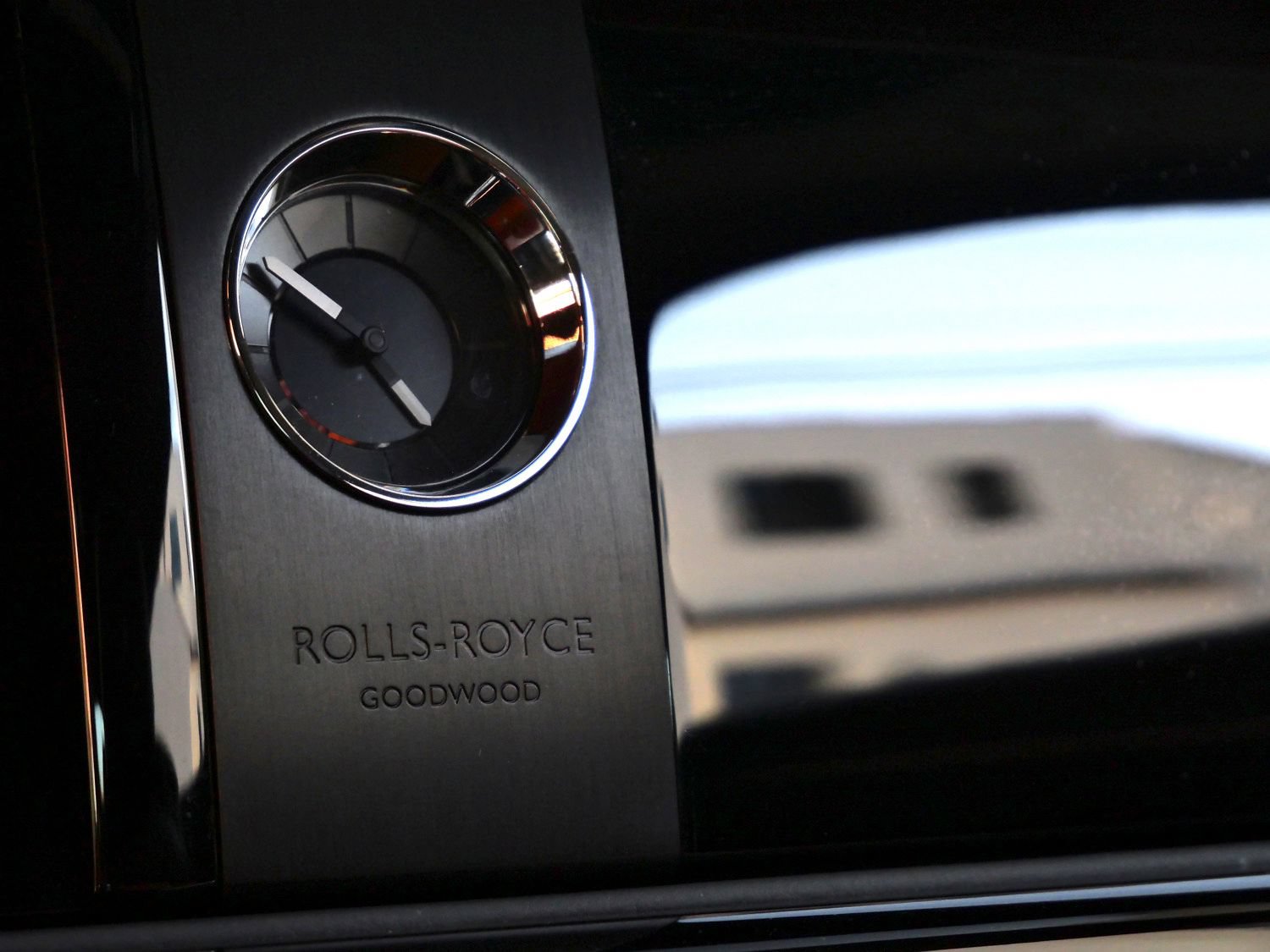 Used 2024 Rolls-Royce Spectre w/ Leather Finishing Pack AWD/4WD image 14