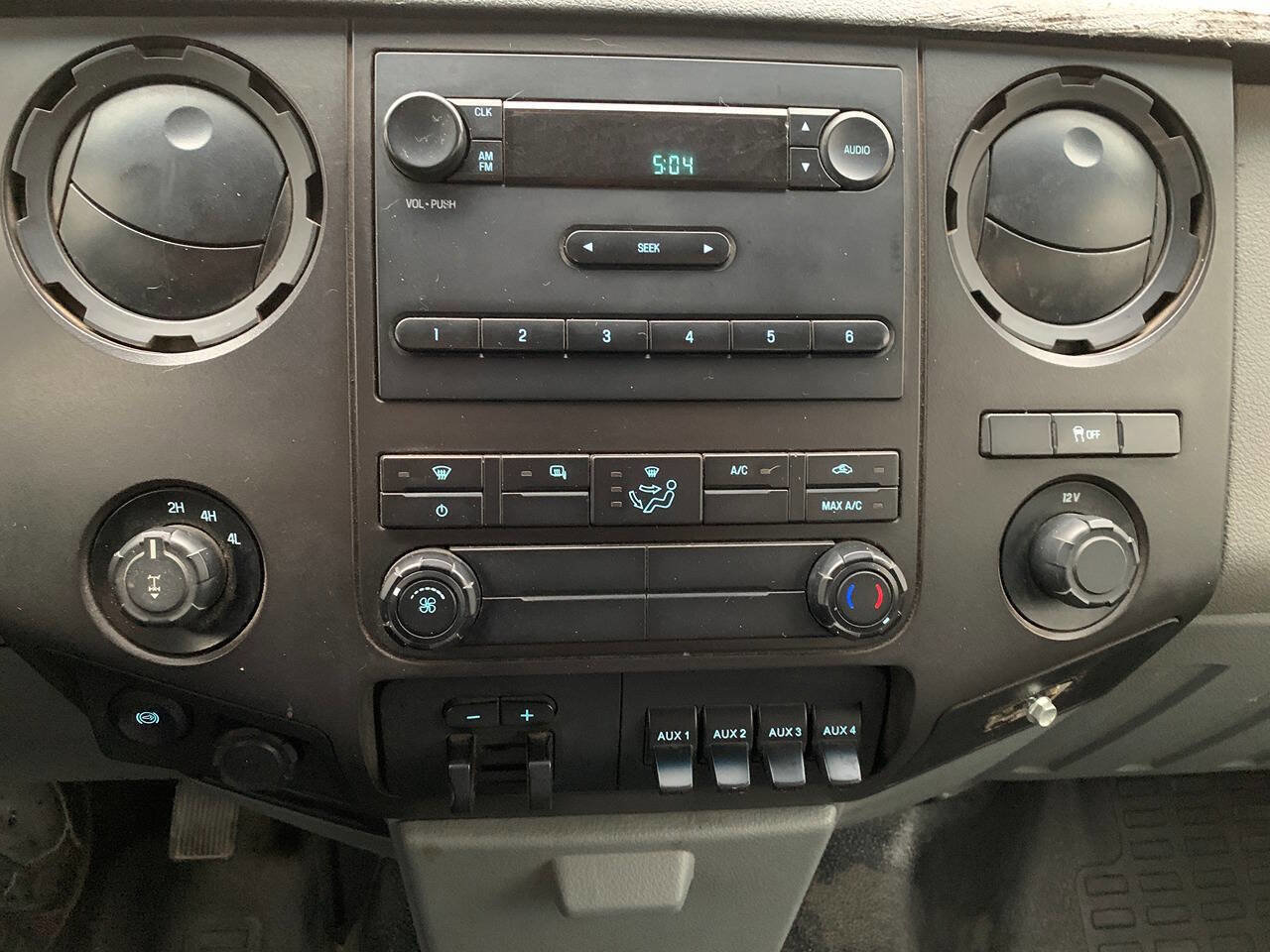 Used 2015 Ford F250 XL w/ Power Equipment Group AWD/4WD image 34