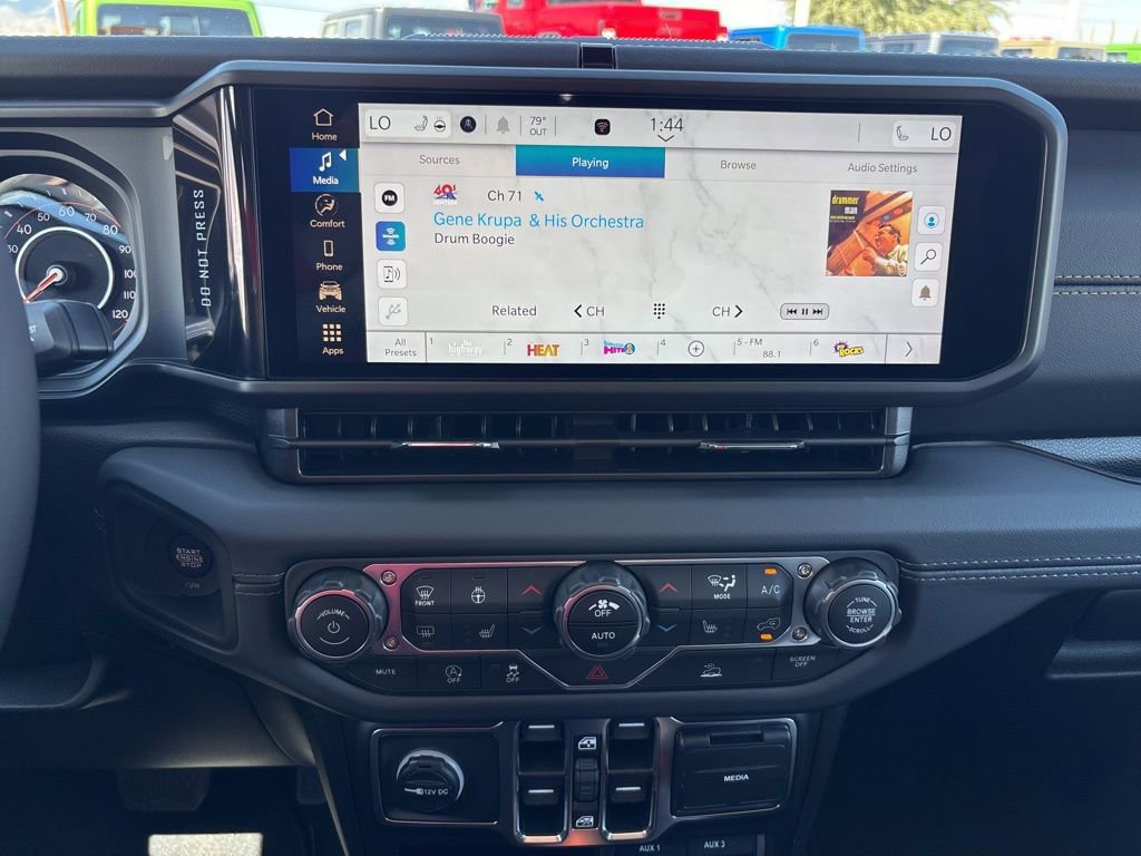 New 2025 Jeep Wrangler Unlimited Sahara image 32