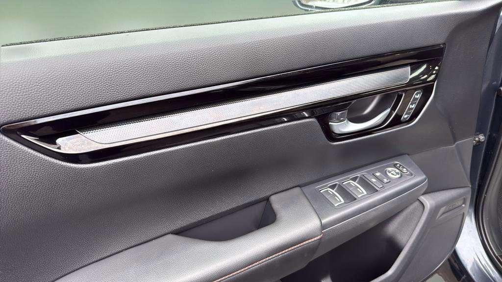 Used 2025 Honda CR-V Sport Touring image 10