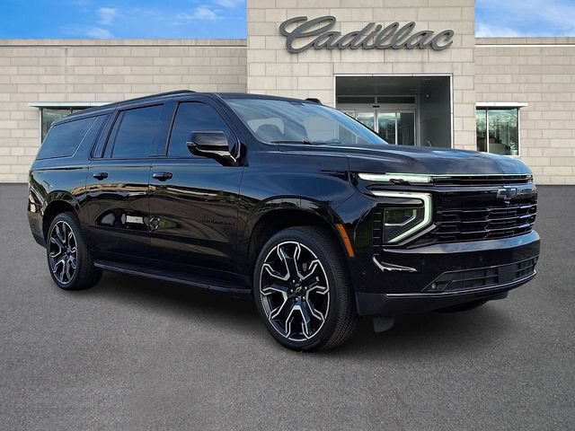 Used 2025 Chevrolet Suburban RST w/ RST Capability Package AWD/4WD video 2