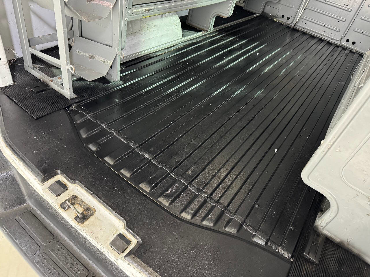 Used 2017 GMC Savana 2500 image 39