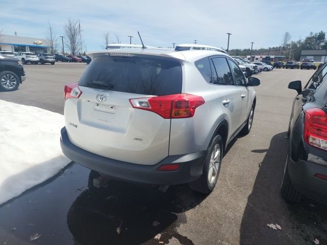 Used 2013 Toyota RAV4 XLE AWD/4WD image 5