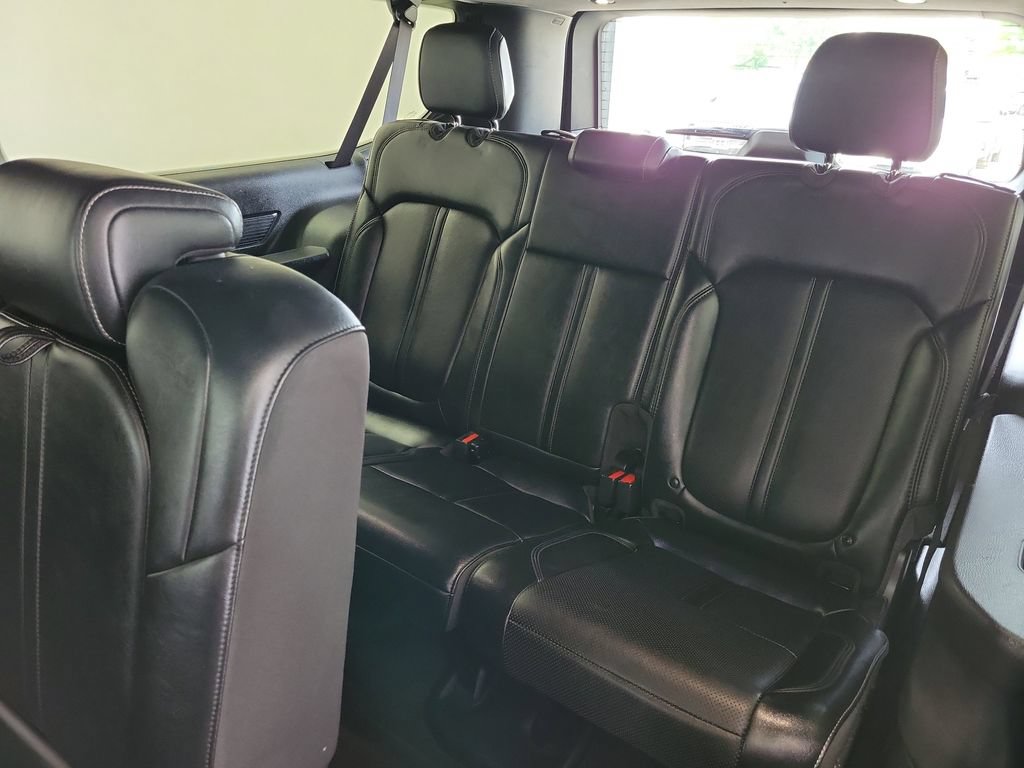 Used 2024 Jeep Wagoneer L Series II w/ Flexible Seating Group AWD/4WD image 12