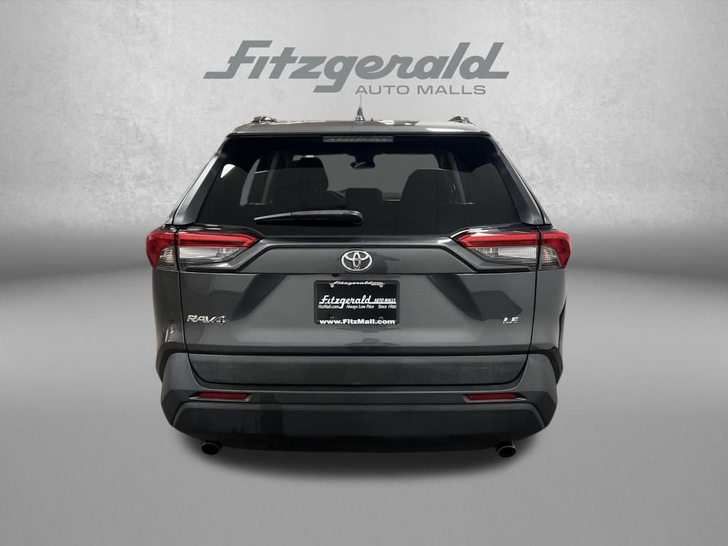 Used 2021 Toyota RAV4 LE image 4
