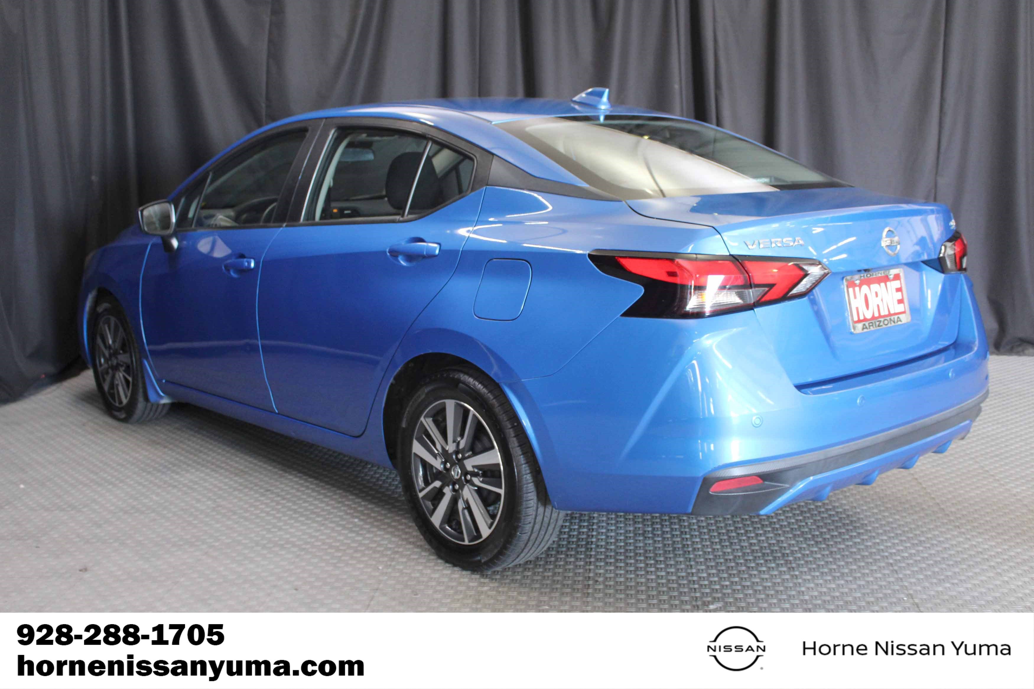 Used 2022 Nissan Versa SV FWD image 15