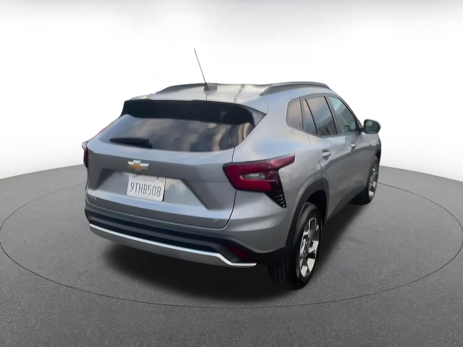 Used 2025 Chevrolet Trax LT image 12