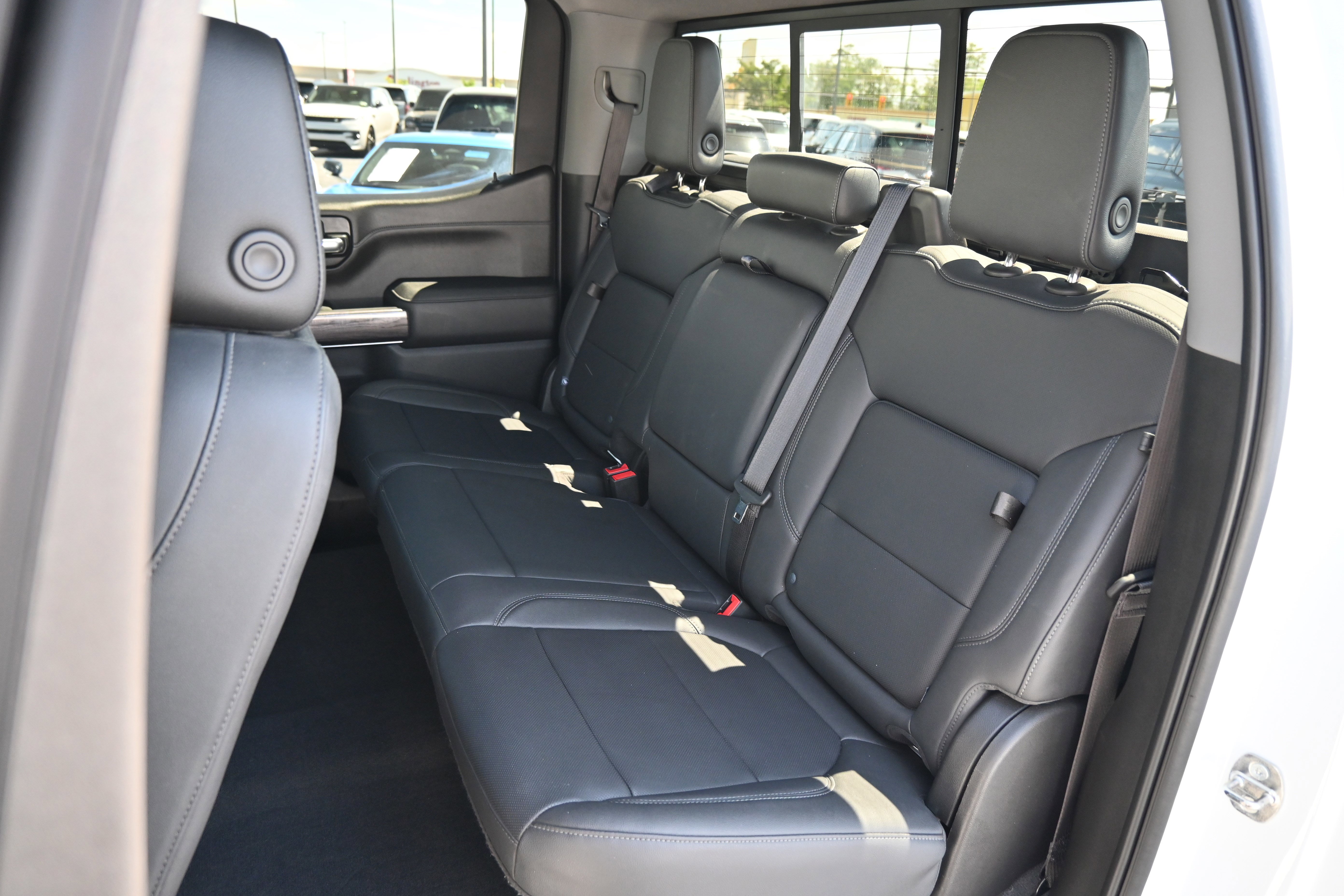 Used 2022 Chevrolet Silverado 1500 LTZ w/ LTZ Premium Package AWD/4WD image 33