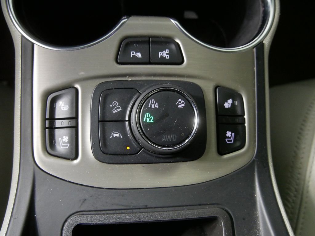 Used 2024 GMC Terrain Denali w/ Denali Premium Package image 25