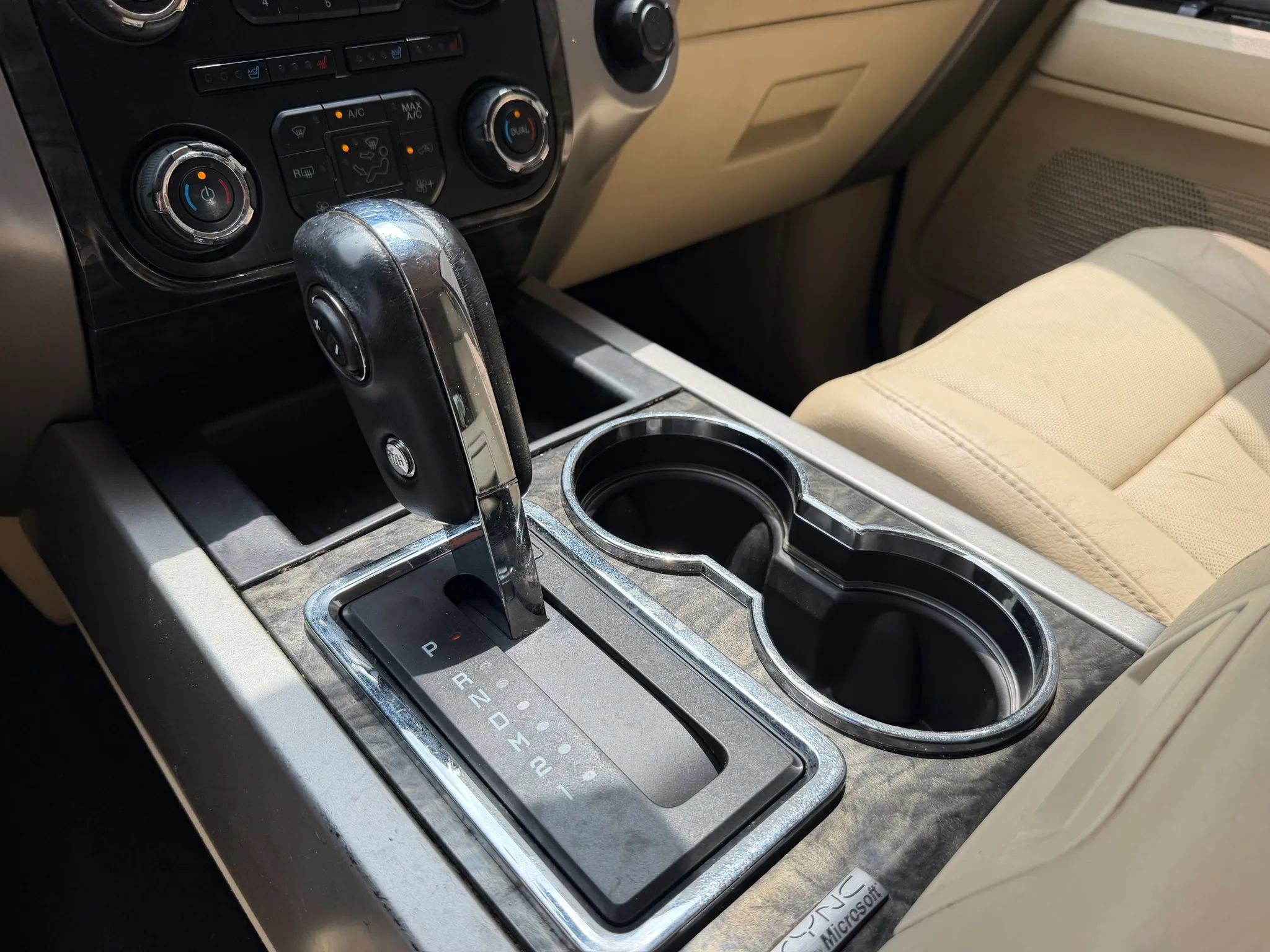 Used 2015 Ford Expedition Limited w/ Equipment Group 301A RWD image 33