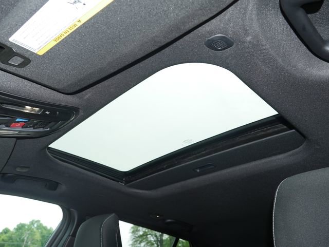 Used 2025 Jeep Grand Cherokee Laredo X AWD/4WD image 3