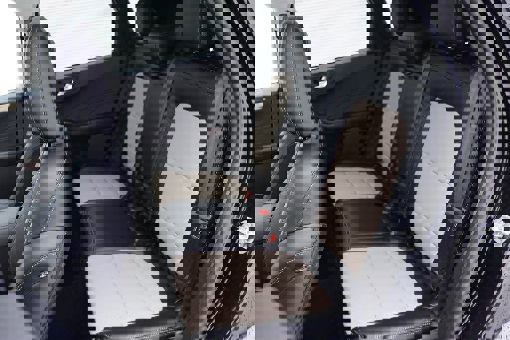 Used 2022 Ford Escape Titanium w/ Titanium Elite Package image 12