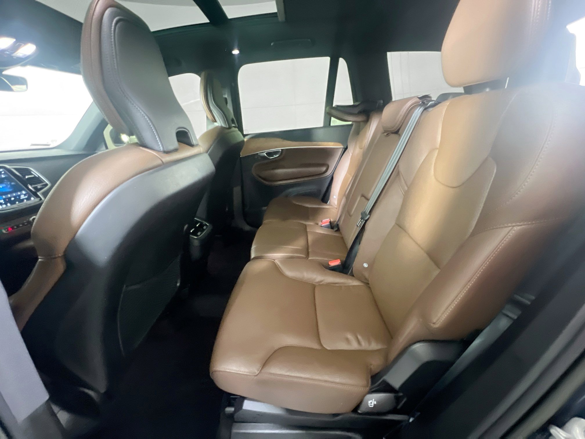 Used 2023 Volvo XC90 B6 Plus w/ Protection Package Premier image 25