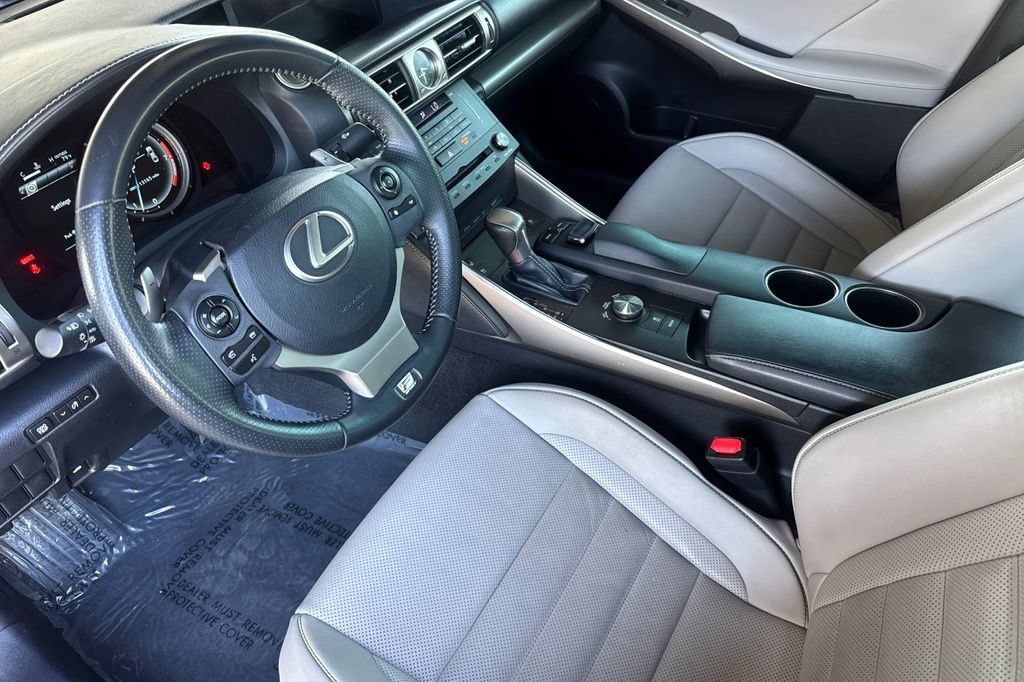 Used 2015 Lexus IS 350 w/ F-Sport Package RWD image 9