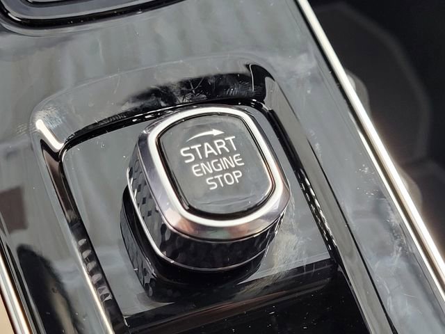 New 2026 Volvo XC90 B6 Plus w/ Protection Package Premier image 26