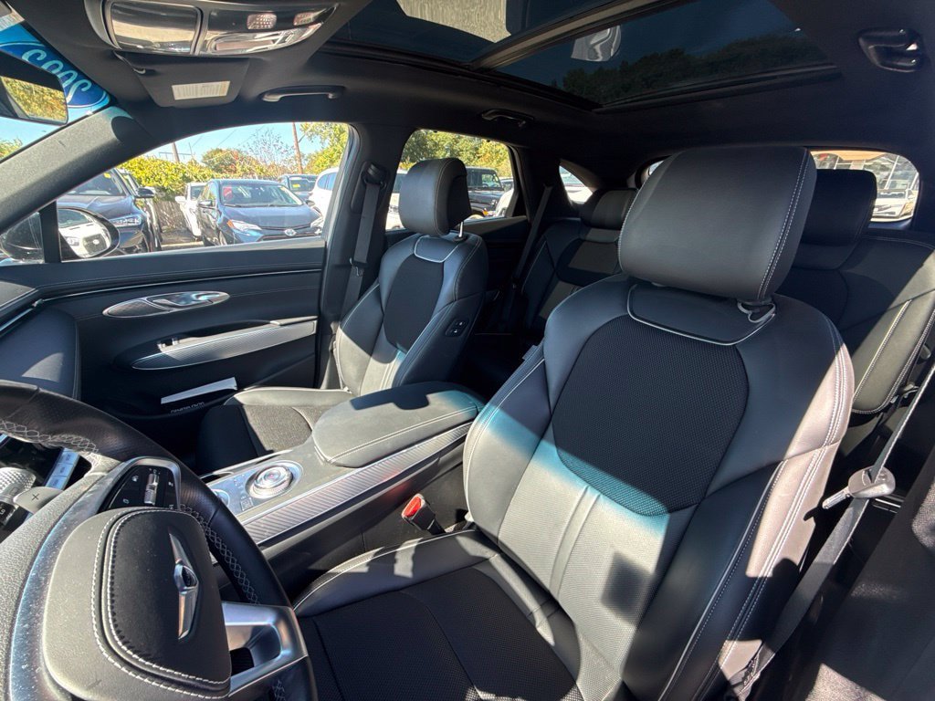 Used 2023 Genesis GV70 2.5T w/ Sport Prestige Package AWD/4WD image 16