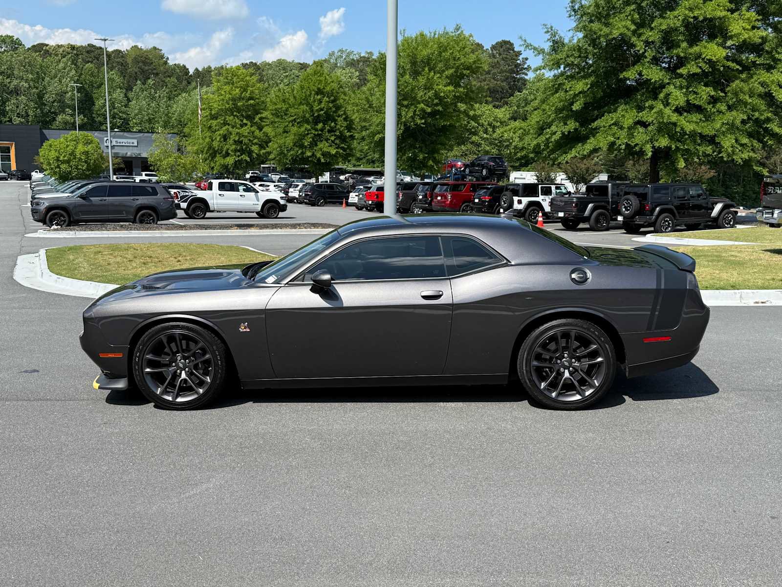 Used 2023 Dodge Challenger R/T Scat Pack w/ Scat Pack Stripe RWD image 2