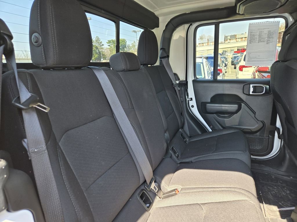 Used 2022 Jeep Gladiator Willys image 14