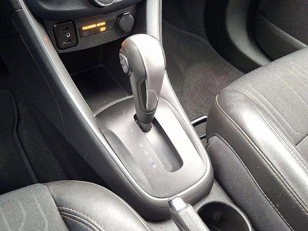 Used 2020 Chevrolet Trax LT w/ LT Convenience Package image 16