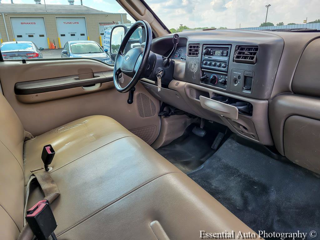 Used 2004 Ford F550 2WD Regular Cab Super Duty image 21