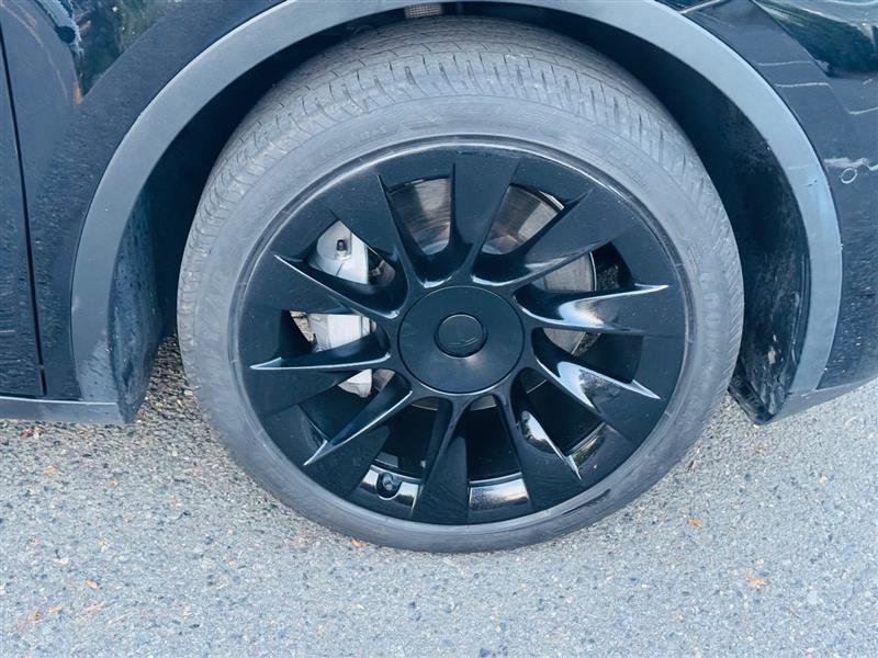 Used 2021 Tesla Model Y Long Range image 15