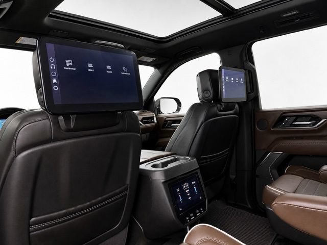 Used 2025 GMC Yukon Denali Ultimate AWD/4WD image 24