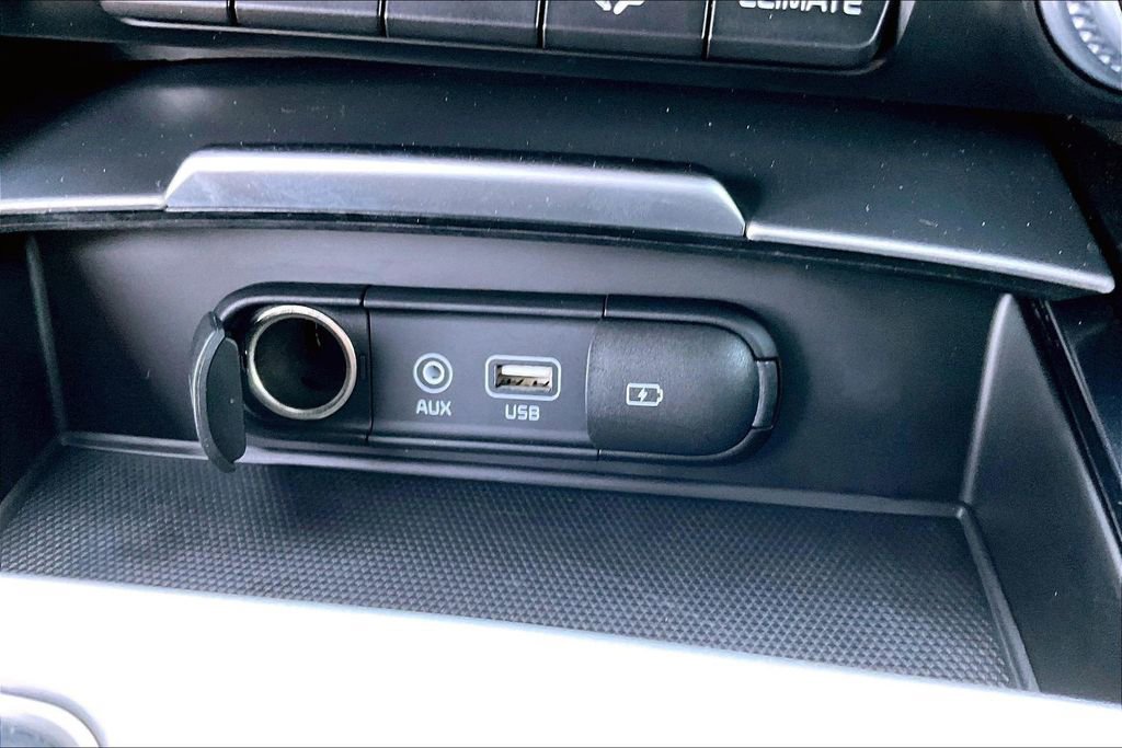 Used 2018 Kia Stinger GT1 AWD/4WD image 32