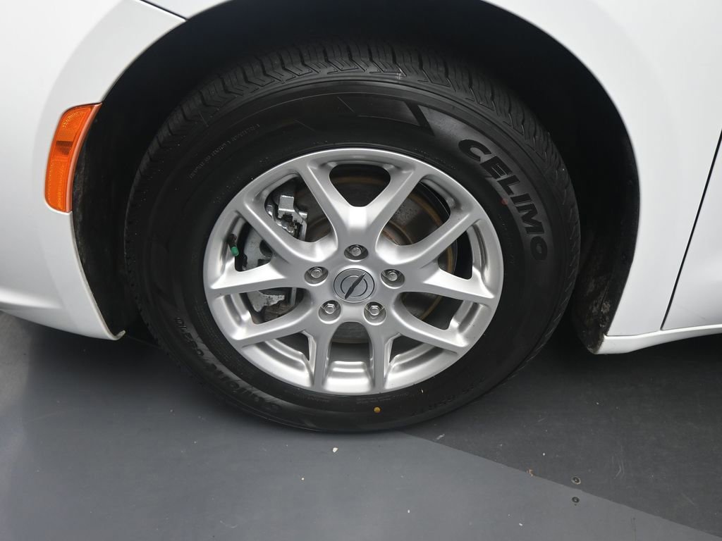 Used 2023 Chrysler Pacifica Touring-L image 27