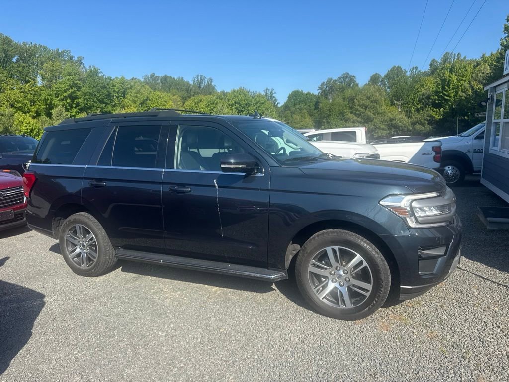 Used 2023 Ford Expedition XLT AWD/4WD image 7