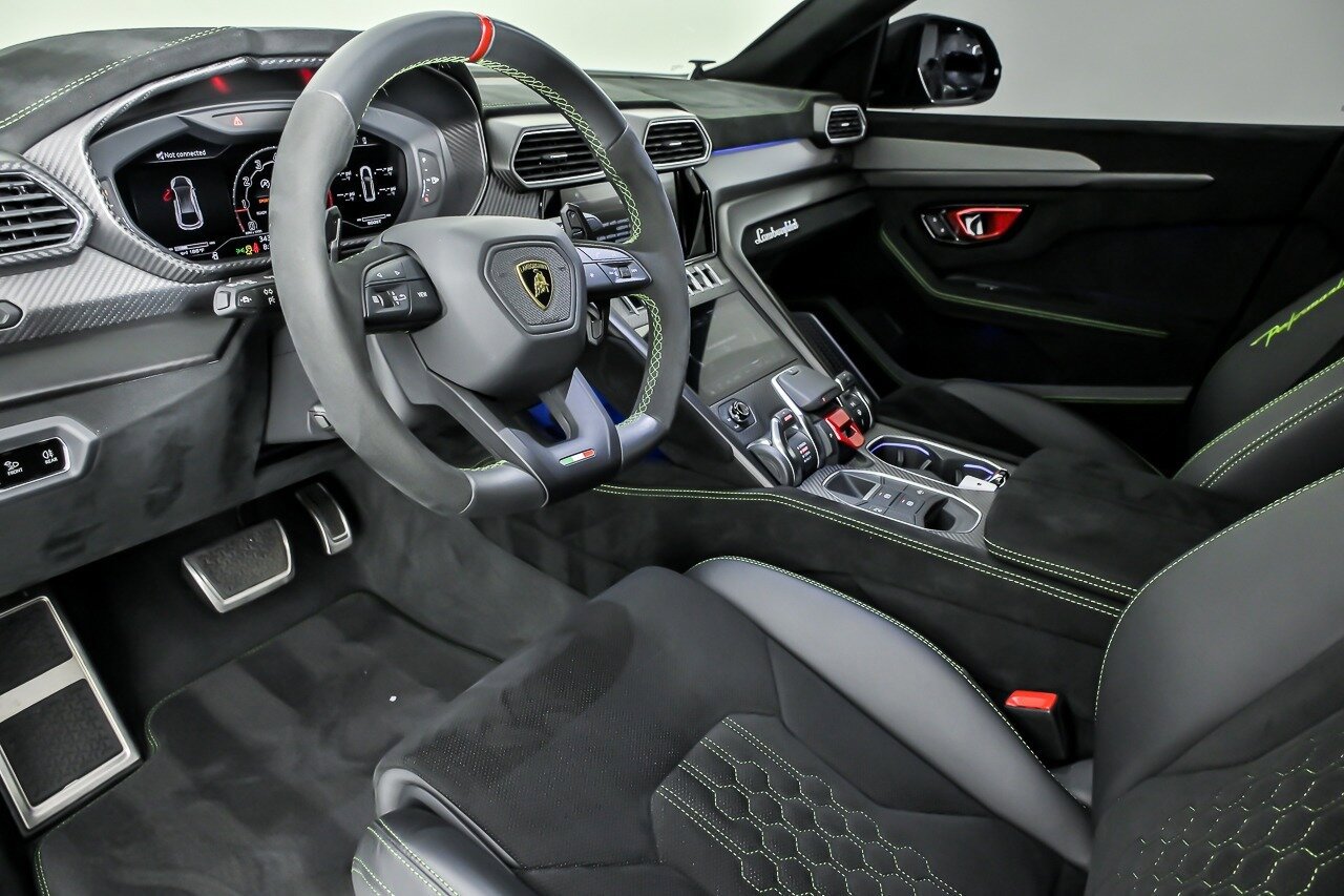 Used 2024 Lamborghini Urus Performante AWD/4WD image 22