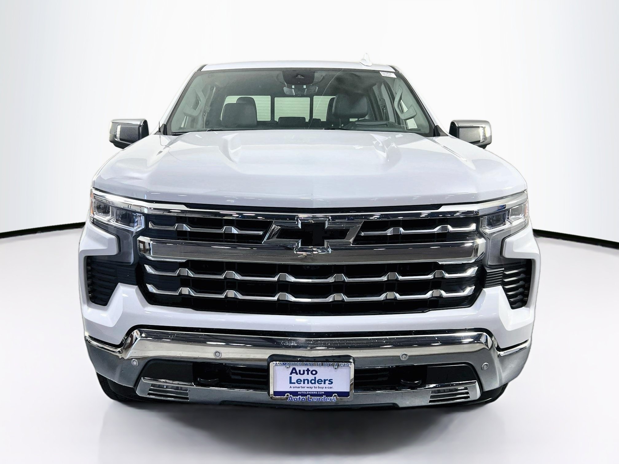 Used 2024 Chevrolet Silverado 1500 LTZ AWD/4WD image 2