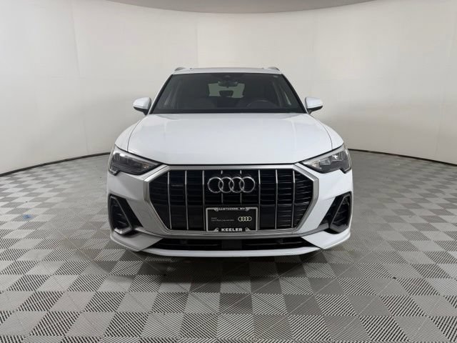Certified 2021 Audi Q3 2.0T Premium AWD/4WD image 2