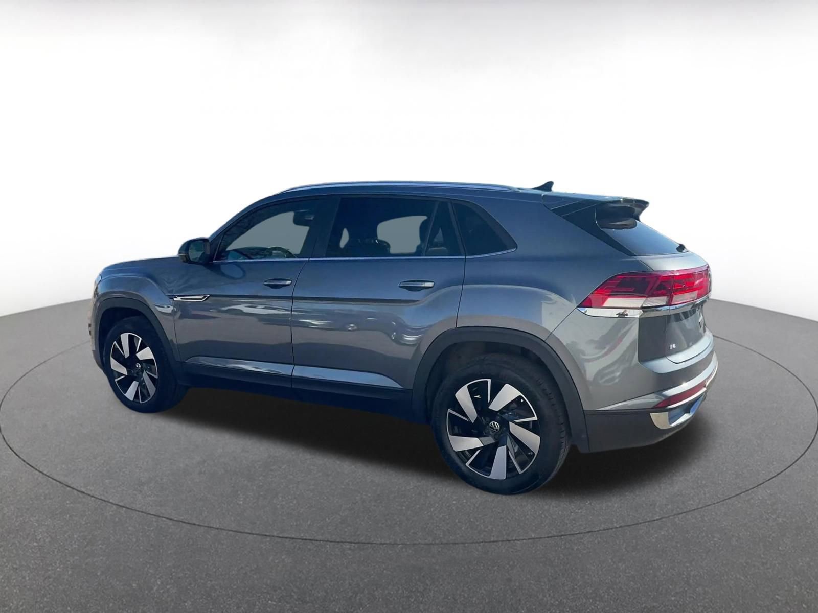 Used 2025 Volkswagen Atlas Cross Sport SE image 10