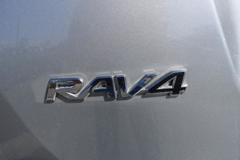 Used 2017 Toyota RAV4 Limited w/ Carpet Mat Package FWD image 11