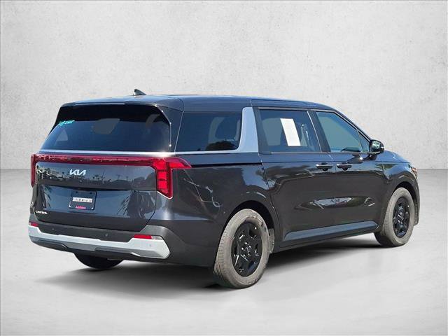 Used 2026 Kia Carnival FWD image 5