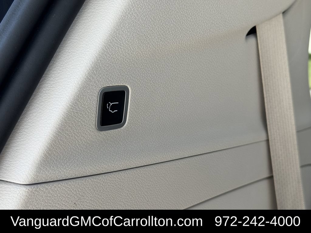 Used 2024 Chrysler Pacifica Touring-L FWD image 34