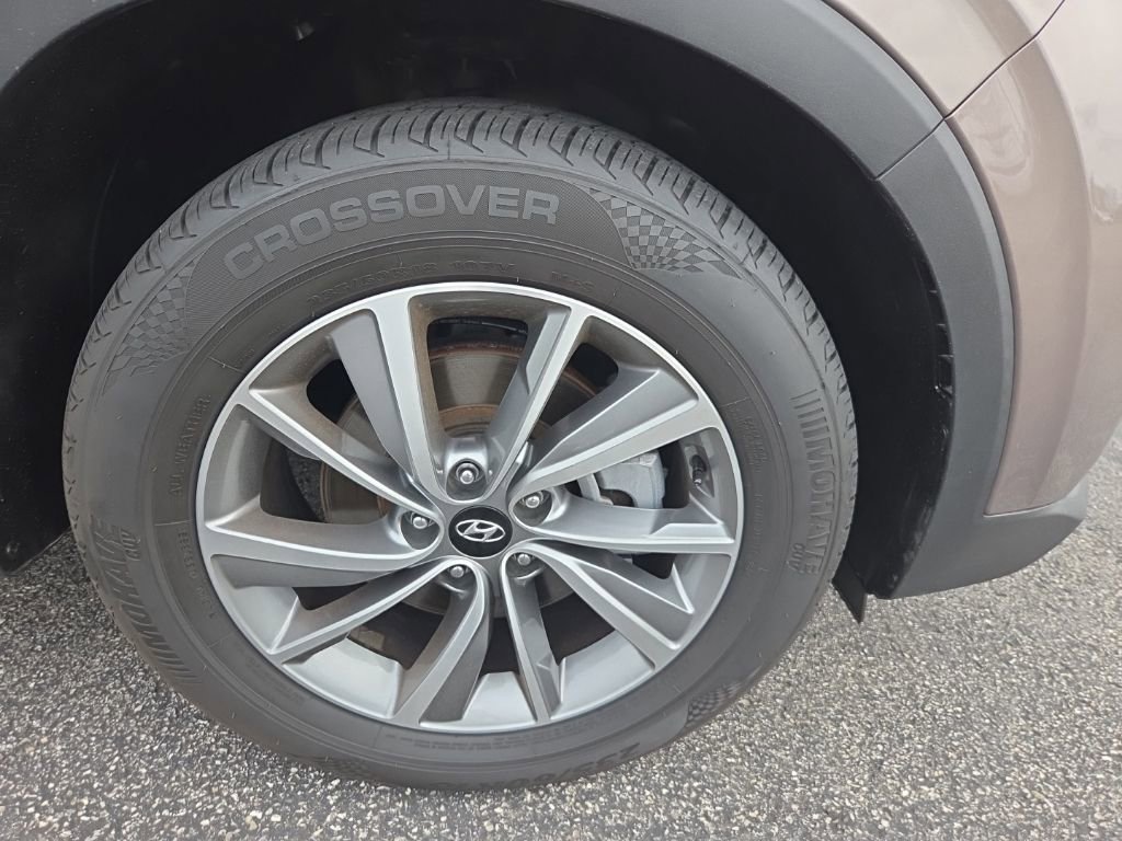 Used 2019 Hyundai Santa Fe SEL image 16