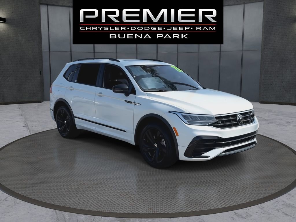 Used 2024 Volkswagen Tiguan SE R-Line image 2