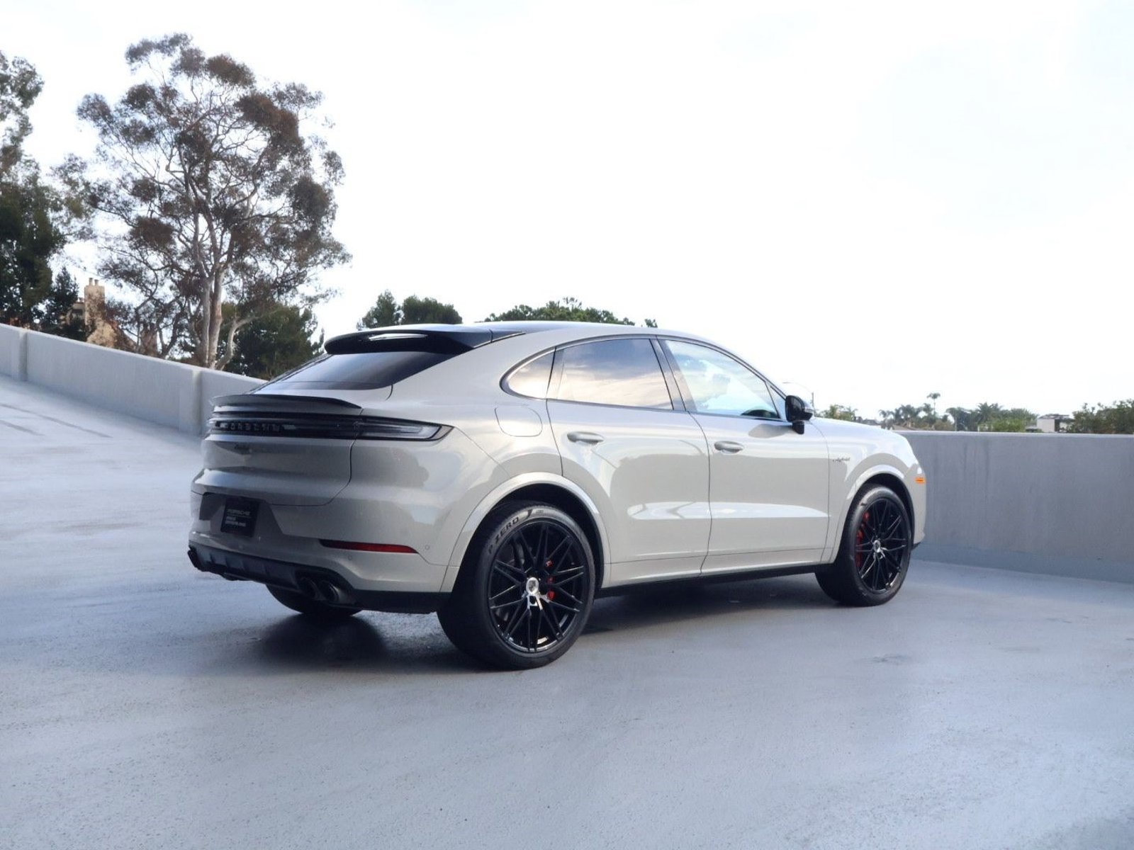 Certified 2025 Porsche Cayenne Turbo w/ Technology Package AWD/4WD image 8