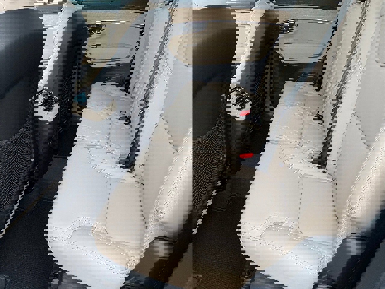 New 2026 Volvo XC90 B6 Ultra w/ Lounge Package image 21