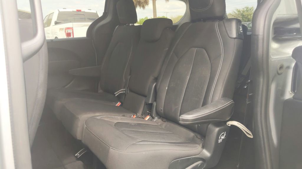 Used 2018 Chrysler Pacifica Touring Plus w/ S Appearance Package image 29