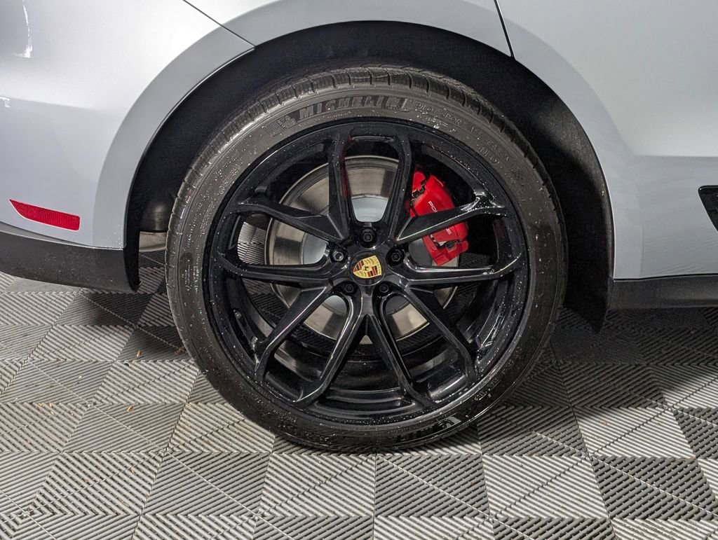 New 2026 Porsche Macan GTS image 13