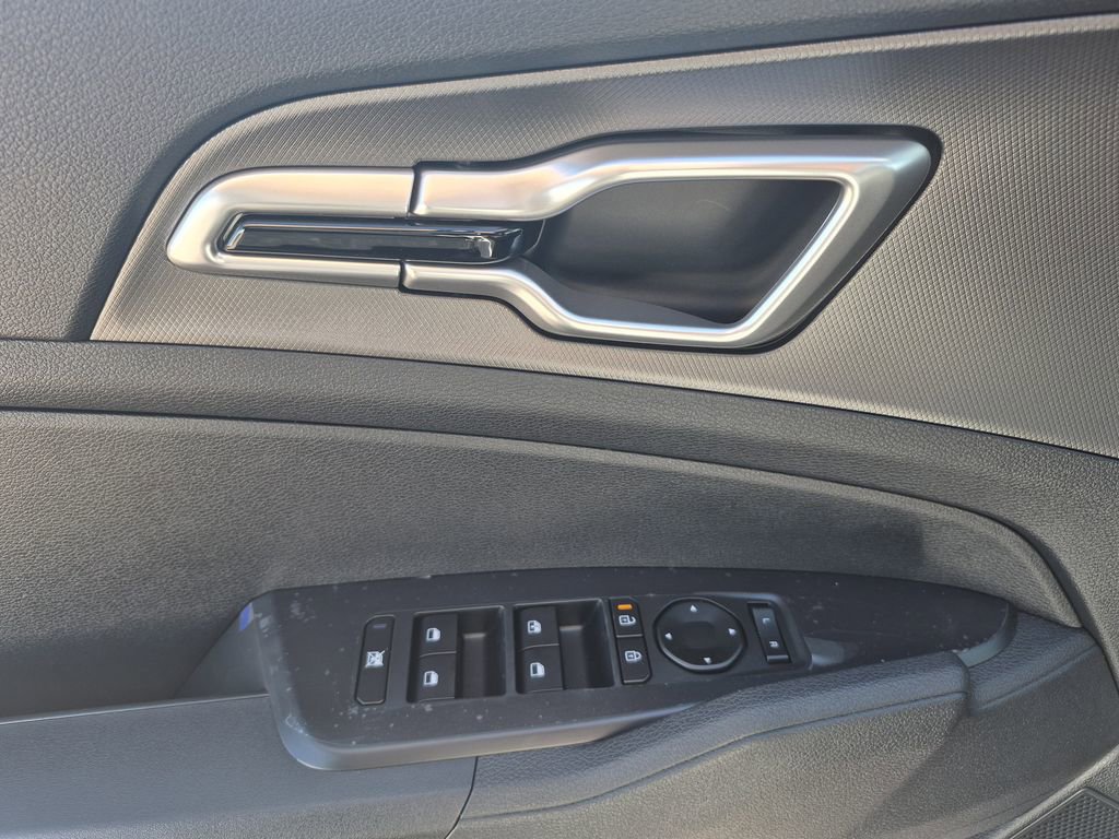 New 2026 Kia Sportage LX image 7