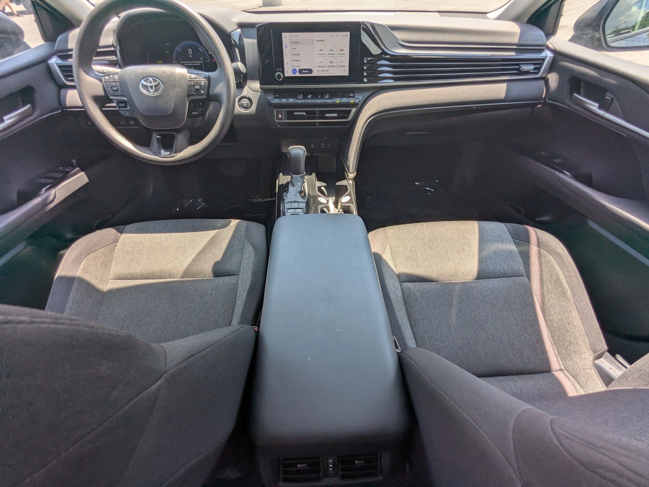 Used 2025 Toyota Camry LE FWD image 27