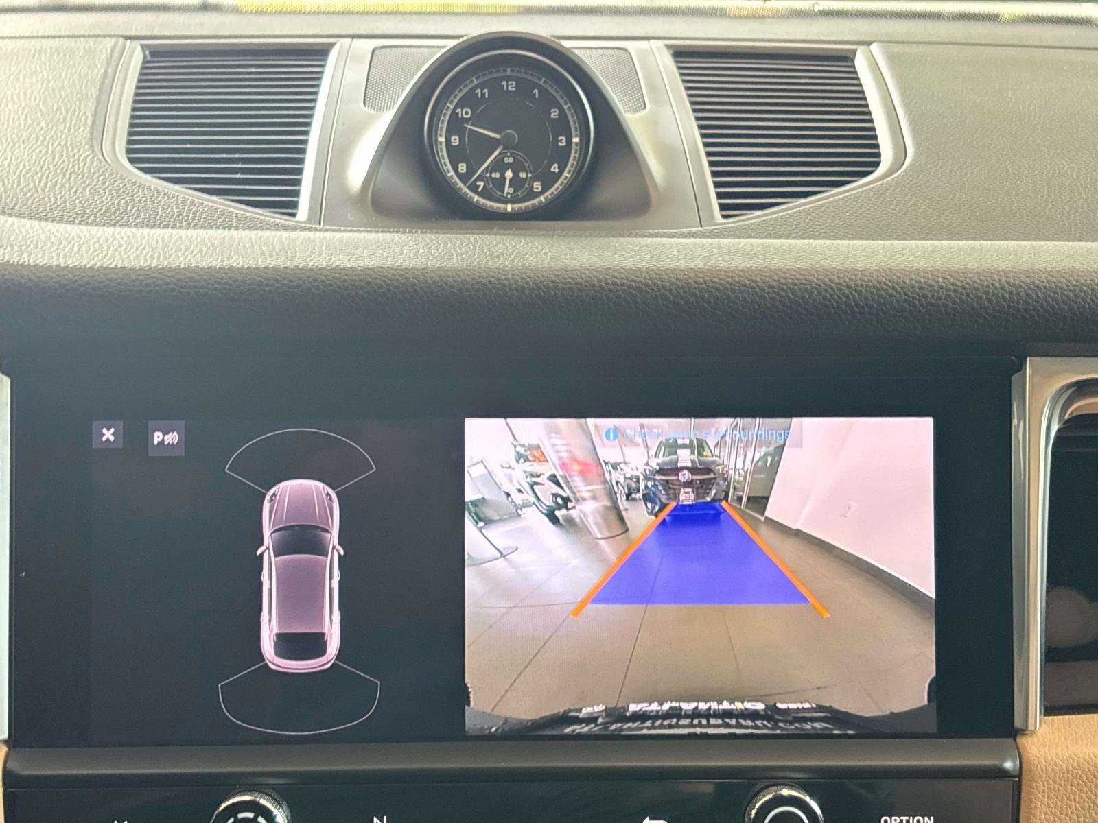 Used 2023 Porsche Macan image 17