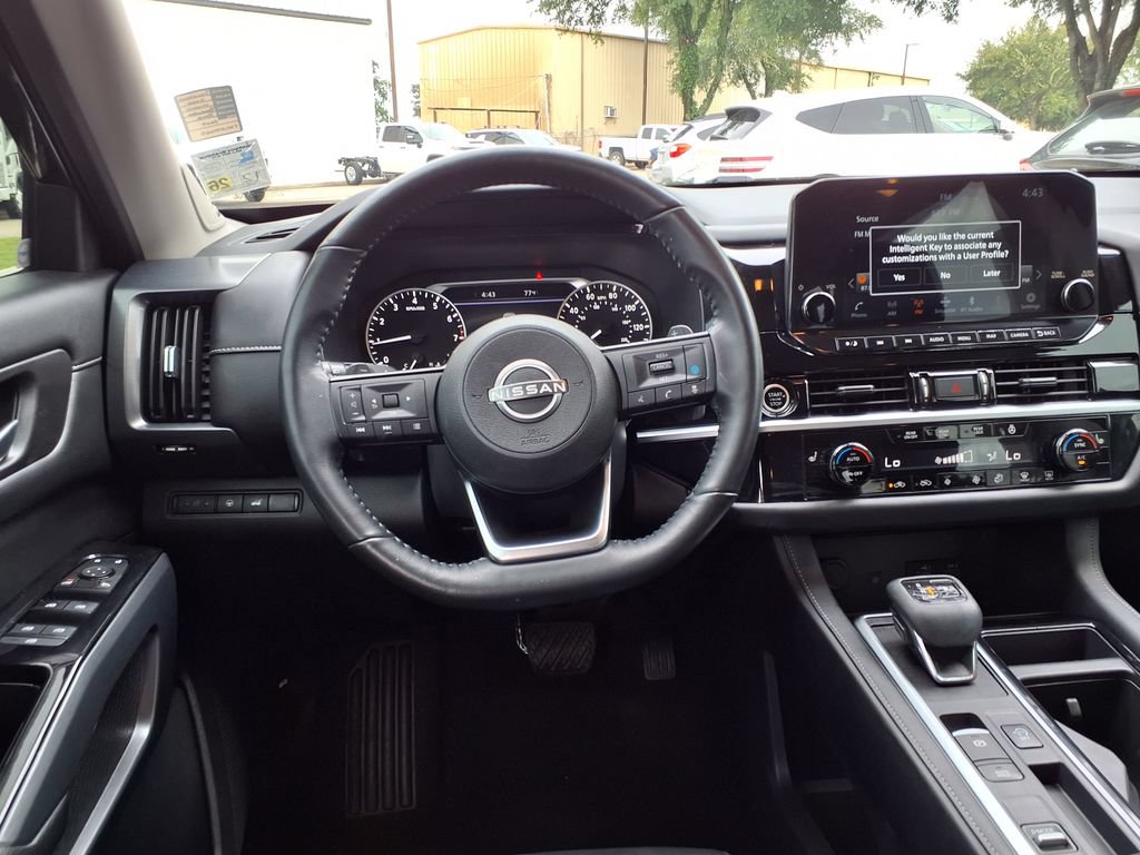 Used 2022 Nissan Pathfinder SL w/ SL Premium Package FWD image 17