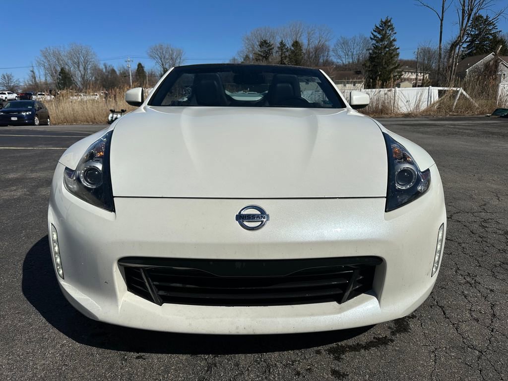 Used 2018 Nissan 370Z Touring Sport RWD image 14