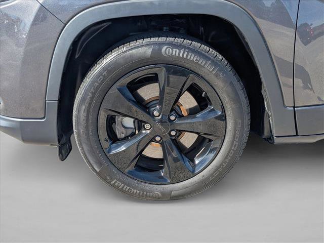 Used 2020 Jeep Cherokee Altitude image 24